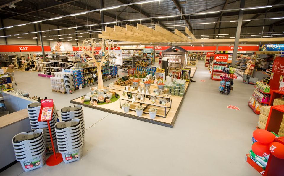 Geavanceerd multisite dashboard in actie bij Pets Place, waarbij elke winkel efficiënt wordt beheerd voor maximale kwaliteit en duurzaamheid.